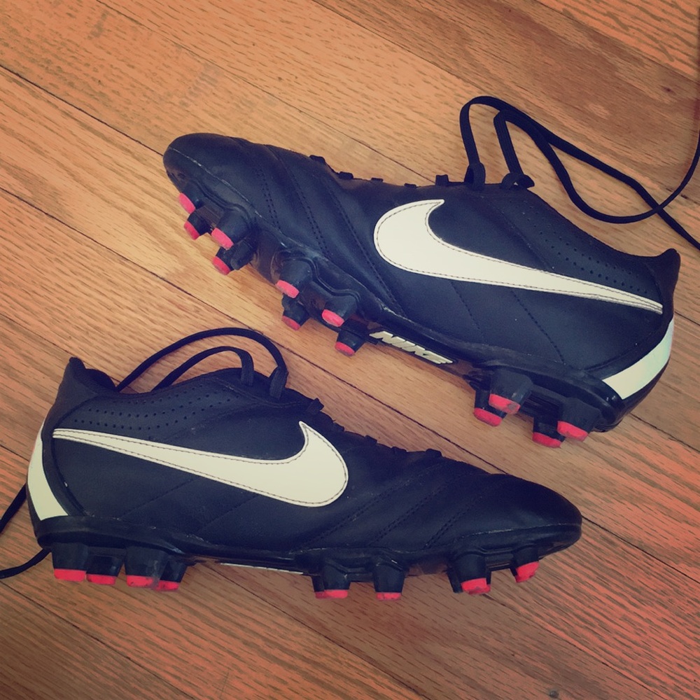 Cheap Nike soccer cleats